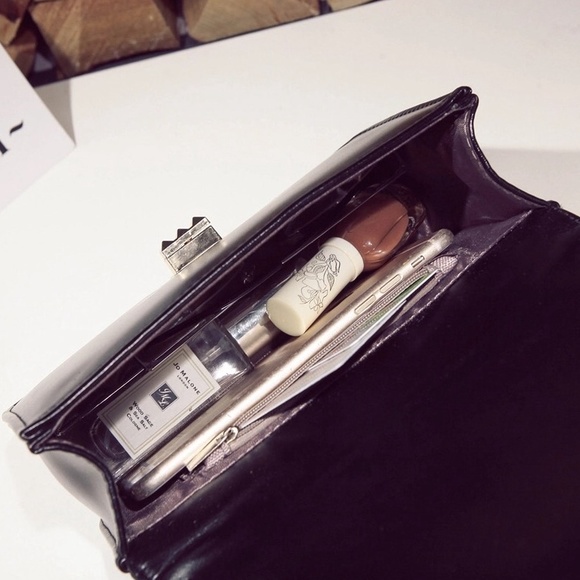 Super Cute & Trendy  Handbag - Picture 4 of 4